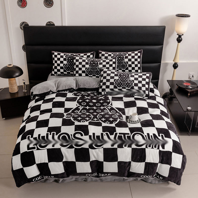 Desiqner Brand Black White Grid Winter Warm Milk Fleece Bed Linens Duvet Cover 4PCS Bedding Set Quilt Cover Bedding Set