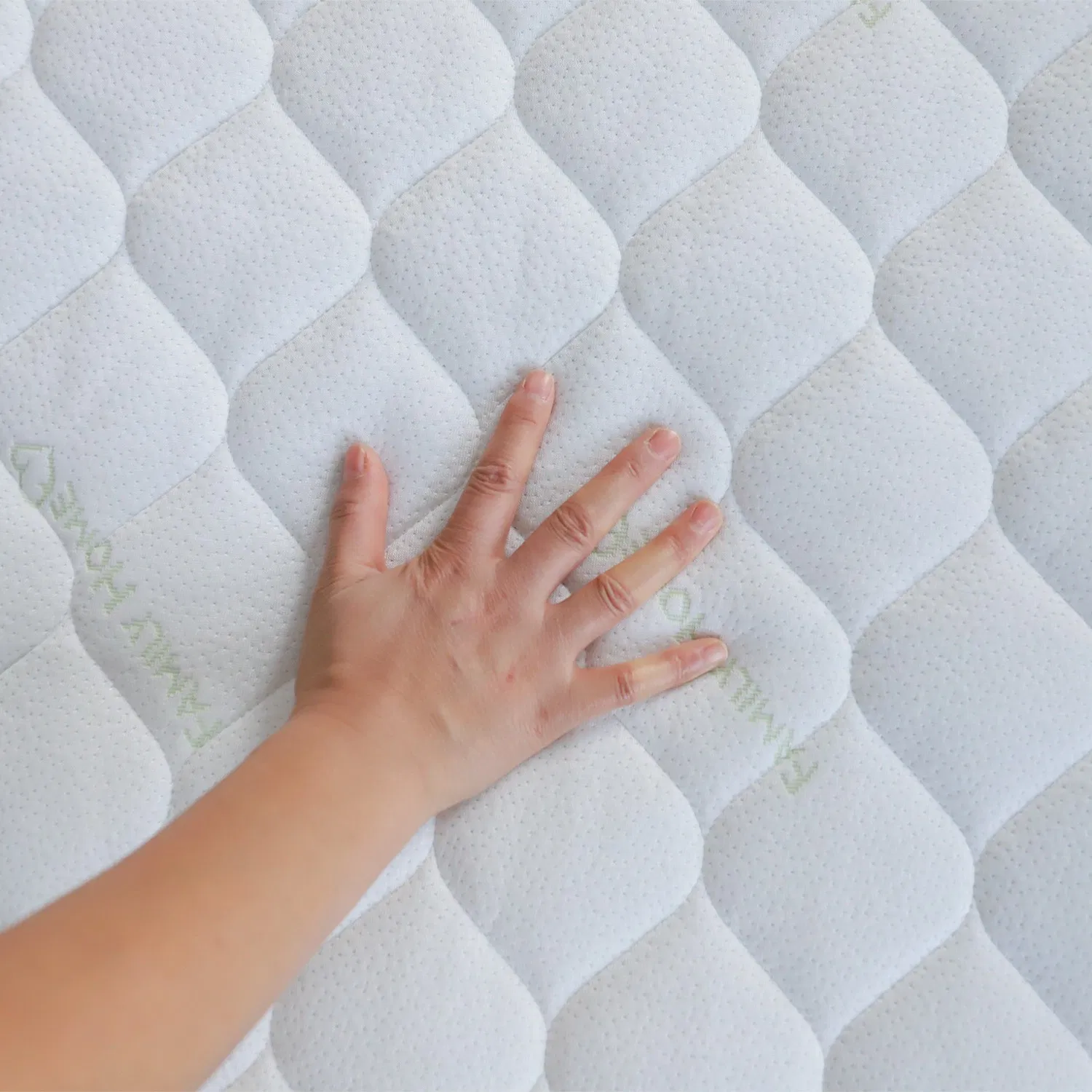 Hospital Hotel Use Deep Pocket Protector Bedding Extra Soft Waterproof Mattress Cover for Adults