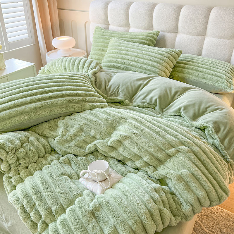 Winter Warm Green Milk Fleece Quilt Cover King Size Solid Color Queen Size Home Textile 2/2.2m Bedsheets Pillow Cover Bedding Sets Supplier