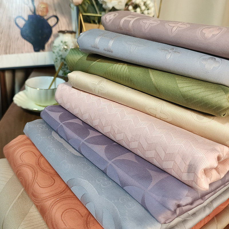 Small MOQ Factory Manufacture 300tc-600tc Safe Dyeing Exquisite Breathable Cooling Jacquard Bedding