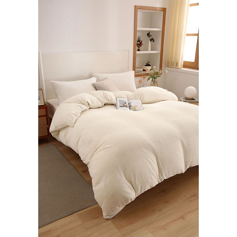 Wholesale Custom Comfortable Milk Duvet Winter Best Sell Colours Export Quality Flannel Fleece Bedding Set