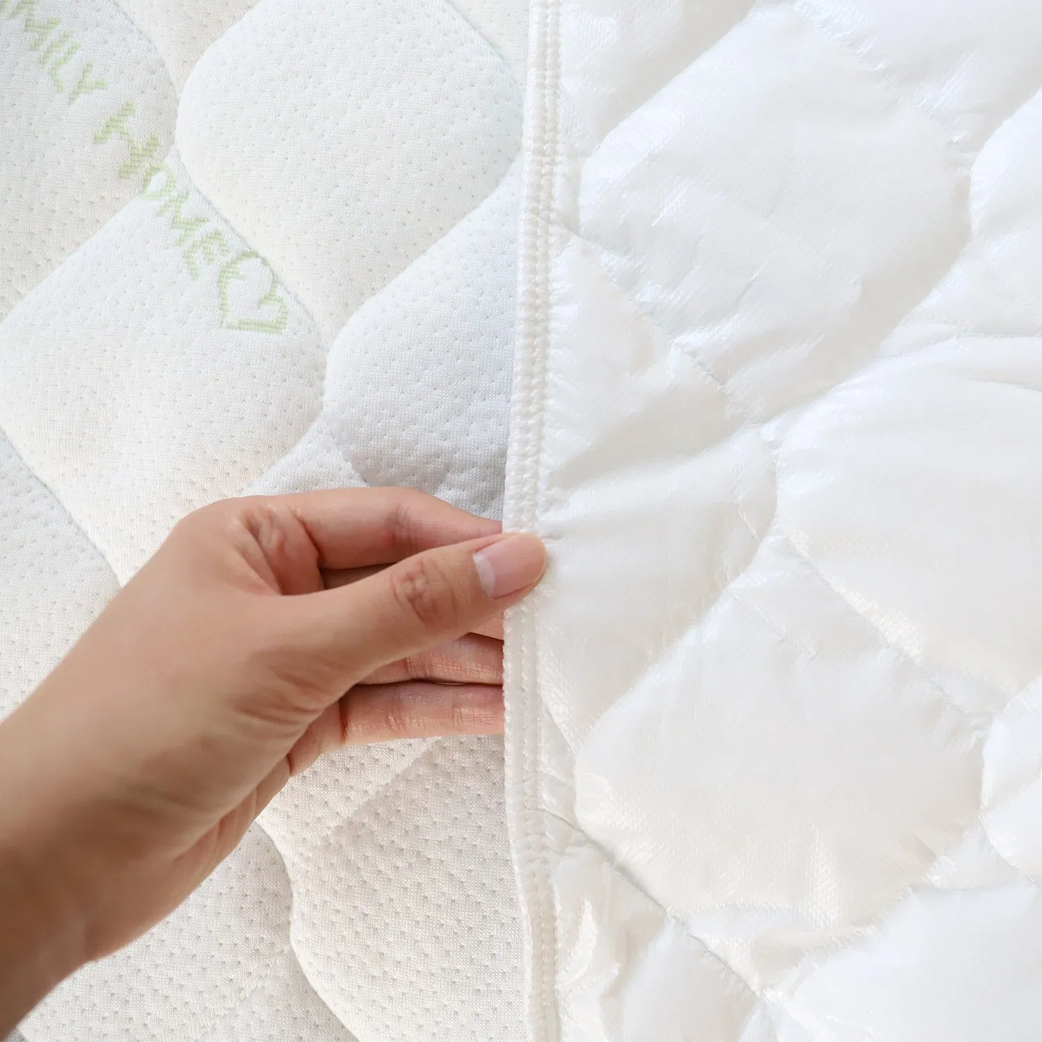 Hospital Hotel Use Deep Pocket Protector Bedding Extra Soft Waterproof Mattress Cover for Adults