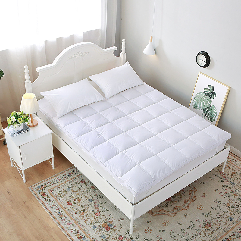 Duck Feather Down Elastic Band Strapped Hotel Bed Mattress Pad Topper