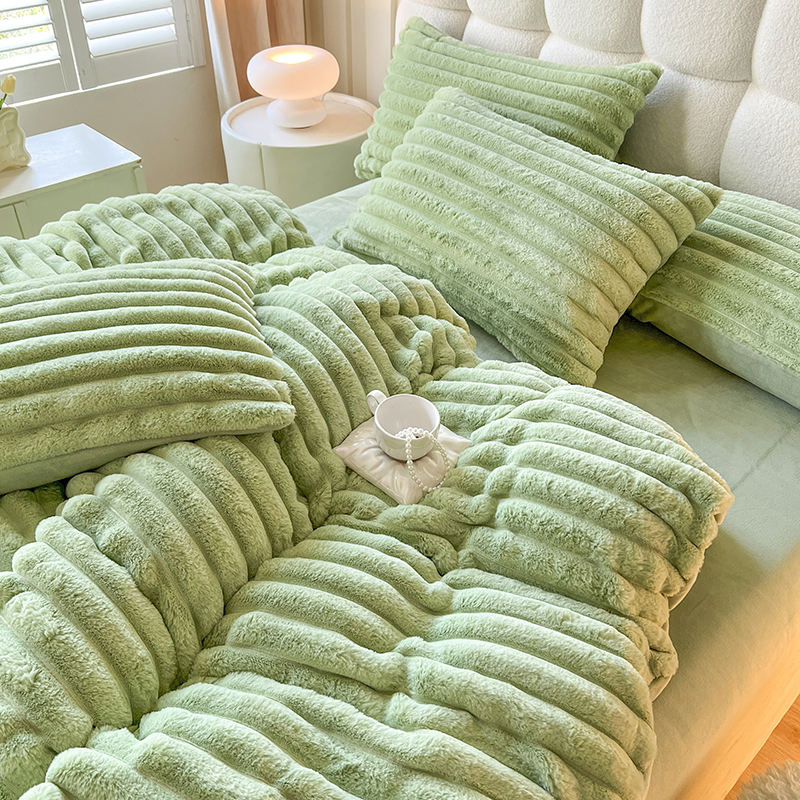 Winter Warm Green Milk Fleece Quilt Cover King Size Solid Color Queen Size Home Textile 2/2.2m Bedsheets Pillow Cover Bedding Sets Supplier