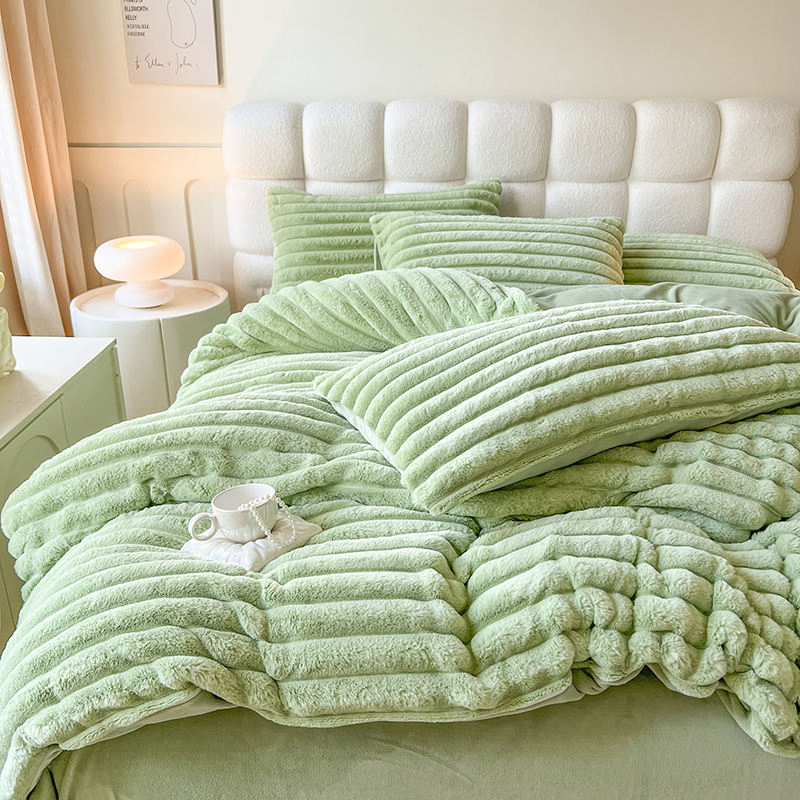 Winter Warm Green Milk Fleece Quilt Cover King Size Solid Color Queen Size Home Textile 2/2.2m Bedsheets Pillow Cover Bedding Sets Supplier