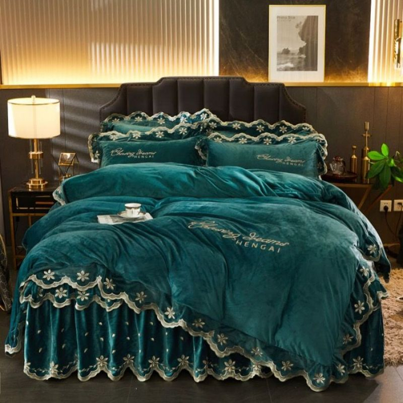 Warm Orange Baby Velvet Home Textile 4PCS Comforter Duvet Cover Winter Bed Linen Flat Sheet Embroidery Pillow Cases Polyester Bedding Set Supplier