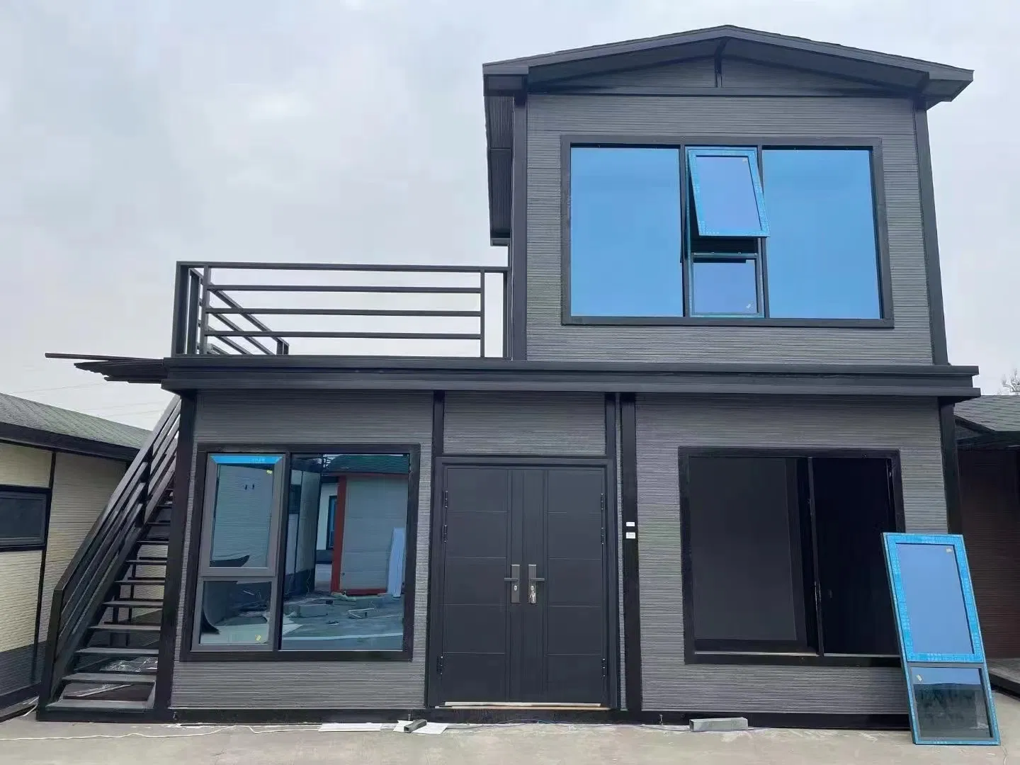 Multi Storey Mobile Combined Prefabricated Container Building by 20FT Portable Prefab Modular House Design