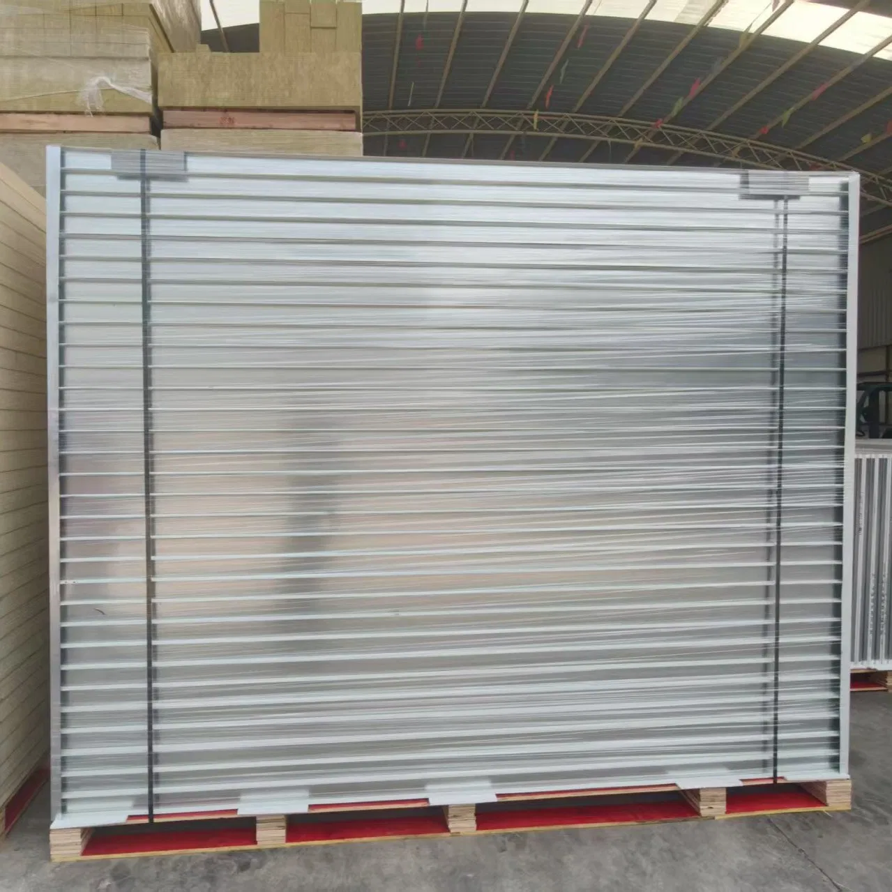Premium Steel-Clad Cleanroom Wall System for Enhanced Environments