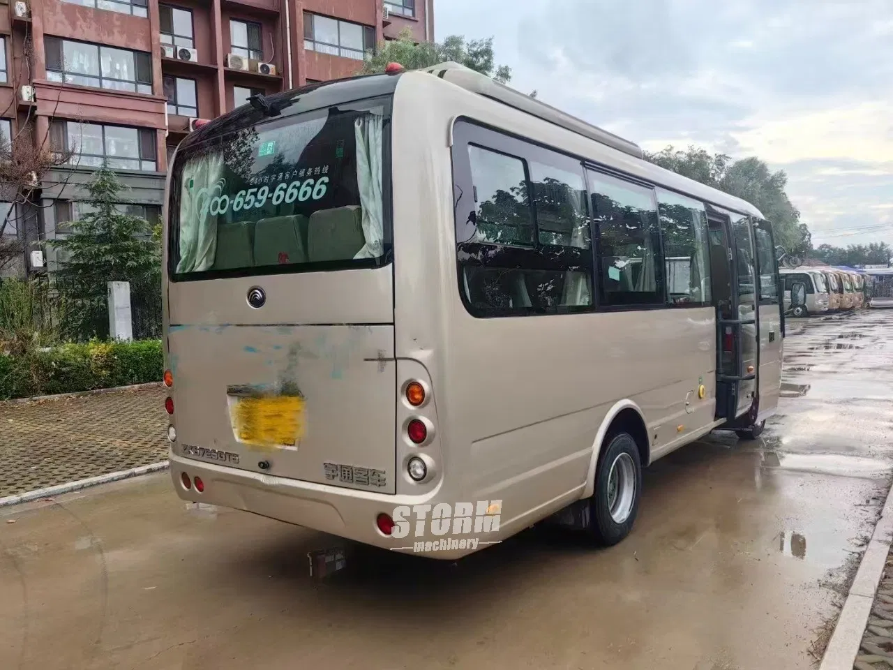 New and Second-Hand Four-Wheel Diesel Buses Can Carry up to 25 Passengers for Short or Long Distances.