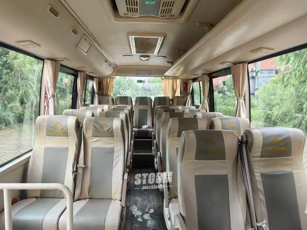 New and Second-Hand Four-Wheel Diesel Buses Can Carry up to 25 Passengers for Short or Long Distances.