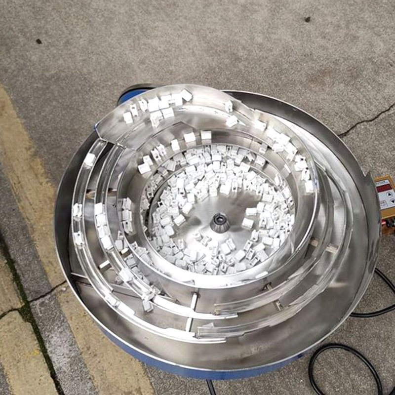 Alimentador vibratório em forma de tigela para montagem de eletrodomésticos de mesa