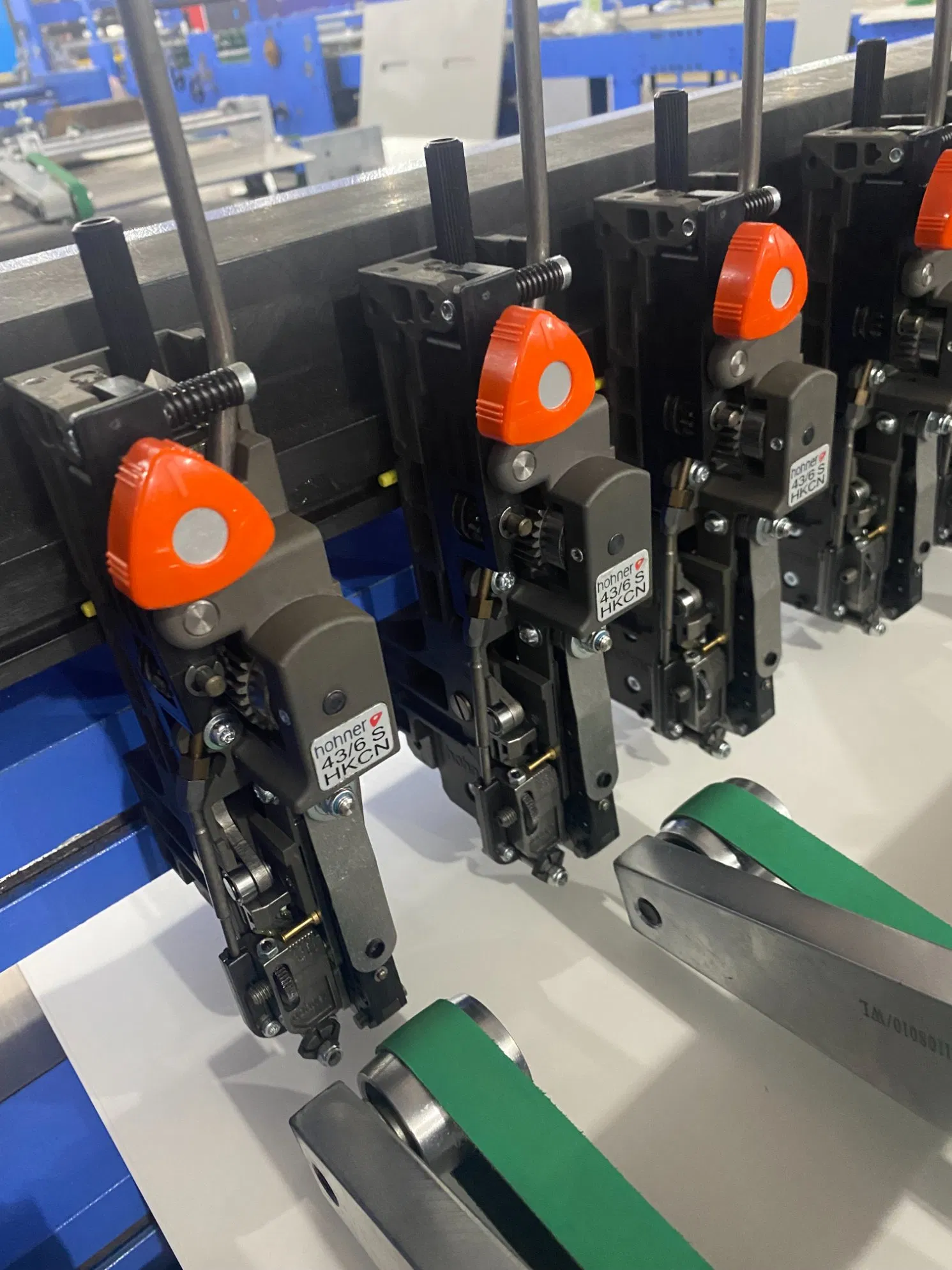 Máquina de Fazer Cadernos Automática Completa com Cola Quente, de Bobina a Não Cortada