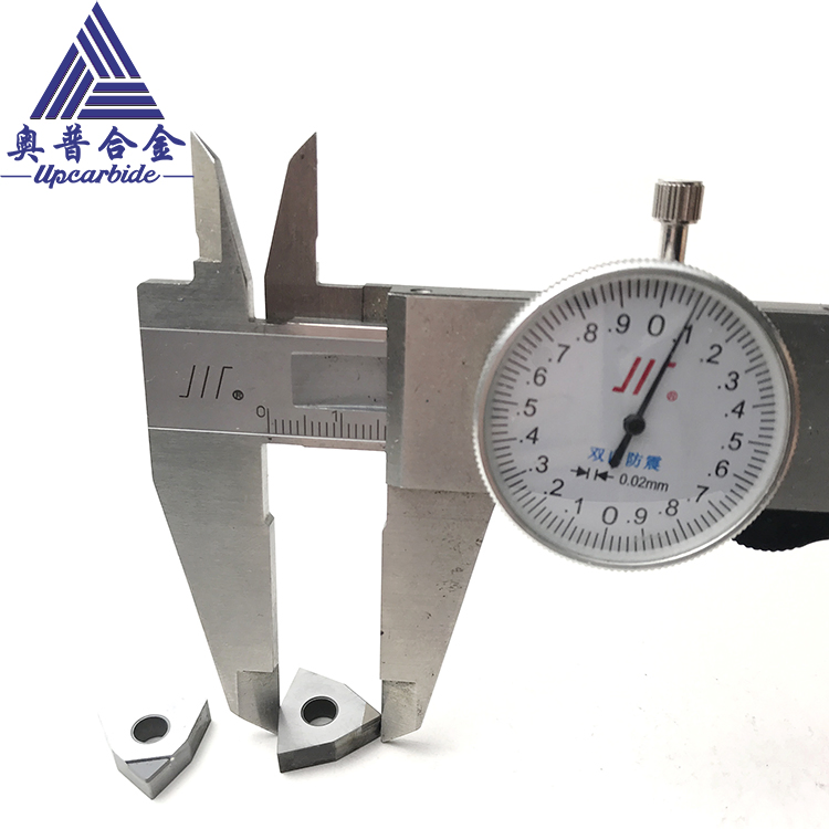 Ferramentas de Corte para Torneamento de Materiais Duros Wnmg080404 Insertos Sólidos de CBN de Carbeto para Ferro Fundido e Aço