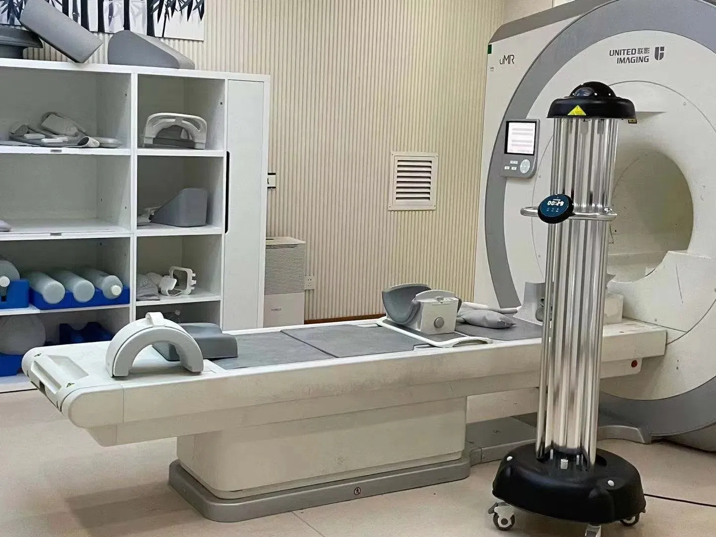 Medical UV Sterilizer Equipment Ultraviolet UV Disinfection and Sterilization Lamp UV Sterilization Lamp