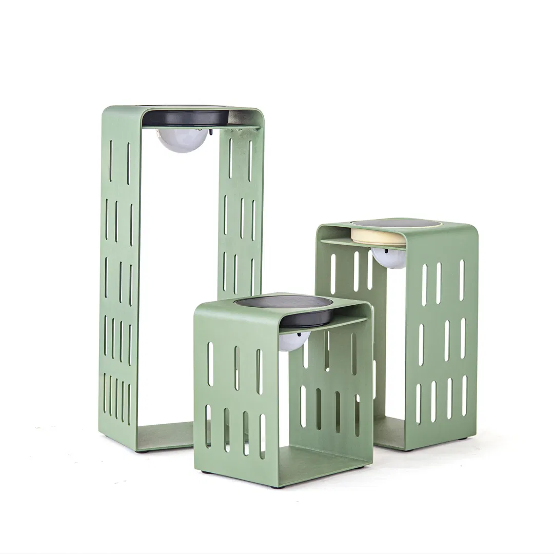 Rustproof Heavy Duty Portable Garden Hanging Decoration Lamp with Eco Friendly Coating and UV Resistance