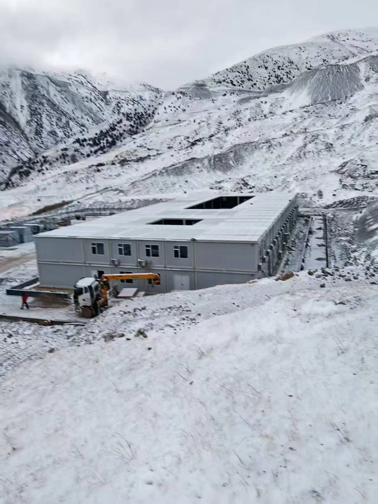 Casa contenedor móvil aislada para oficina de construcción y alojamiento del personal
