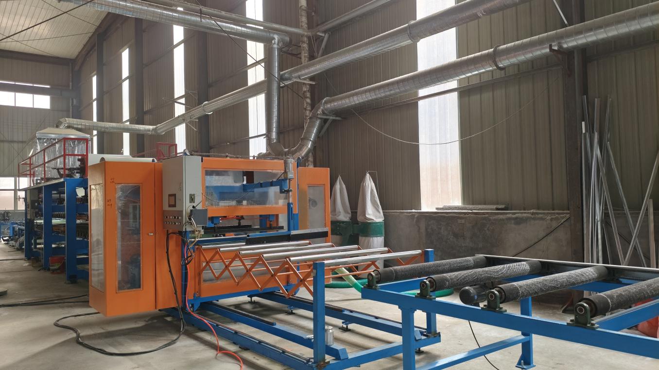 Producción de tableros compuestos sándwich en fábrica DaiZi House Guangdong