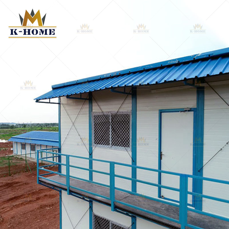 Construcción de Paneles Sándwich para Vivienda de Emergencia