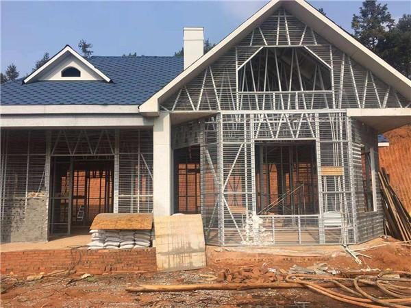 Villa Prefabricada Innovadora Construida Con Acero de Alta Resistencia y Recubrimiento Protector