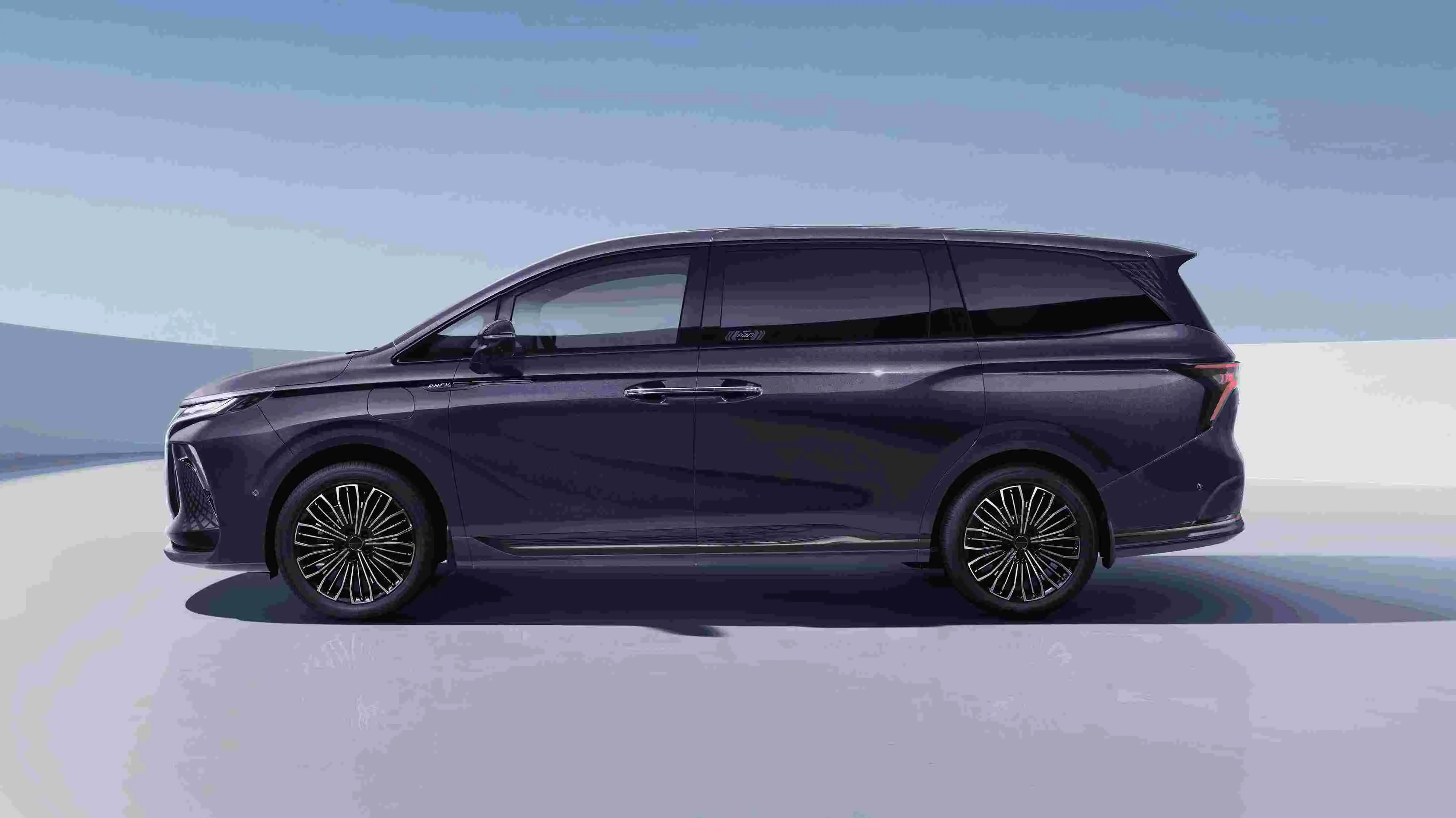 Wholesale Dongfeng Forthing V9 Plug-In Hybrid MPV Luxury Electric Vehicle Manufacturer, Factories