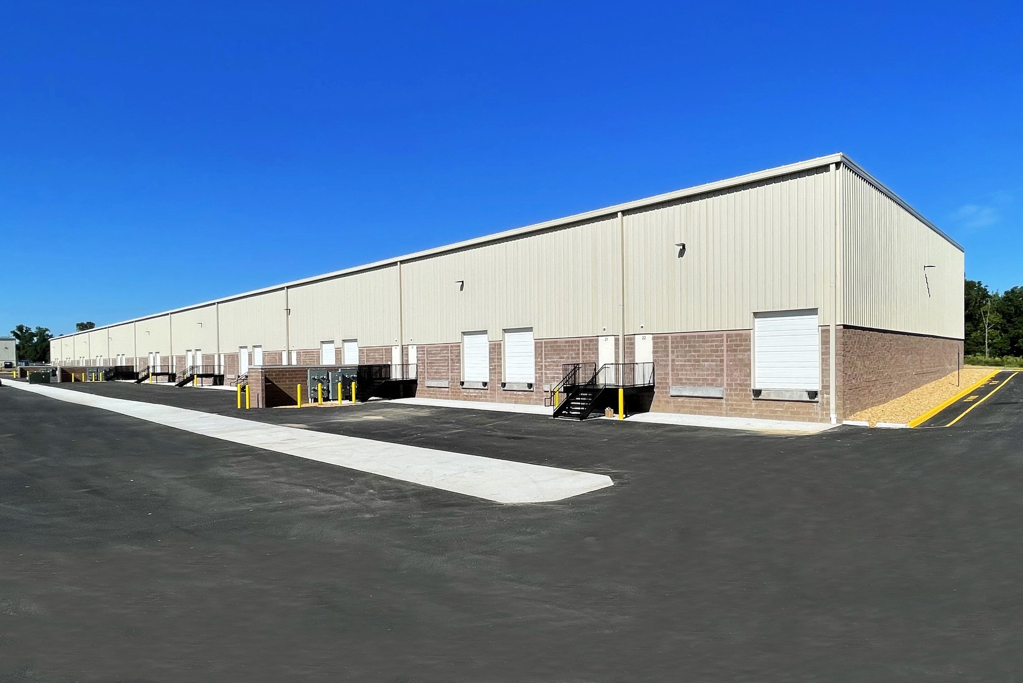 Pre Engineered Modern Steel Industrial Building for Outdoor Warehouse and Workshop Combination