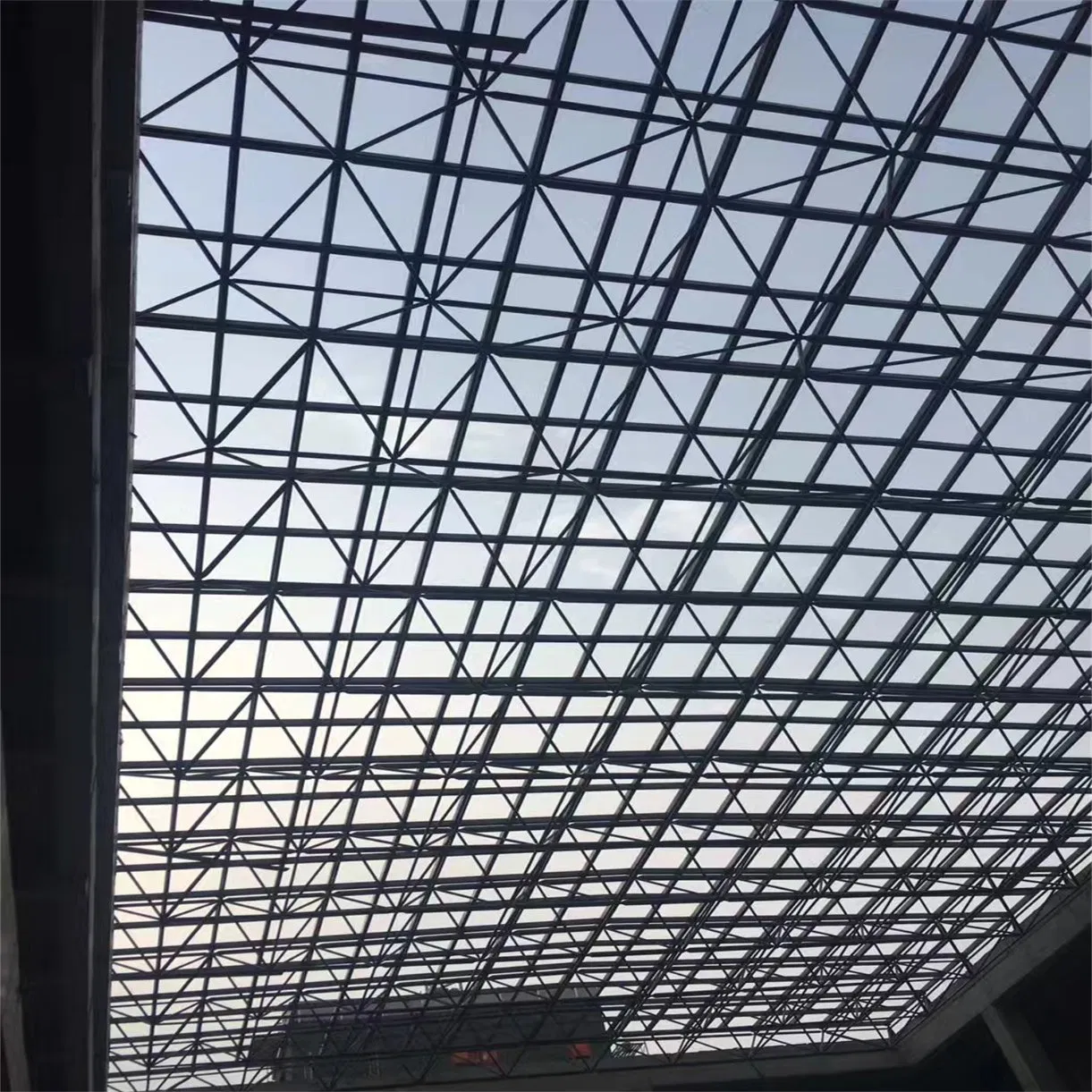 The Construction Project of Prefabricated Lightweight Shelters, Steel Structure Commercial Warehouses, and Steel Structure Metal Buildings