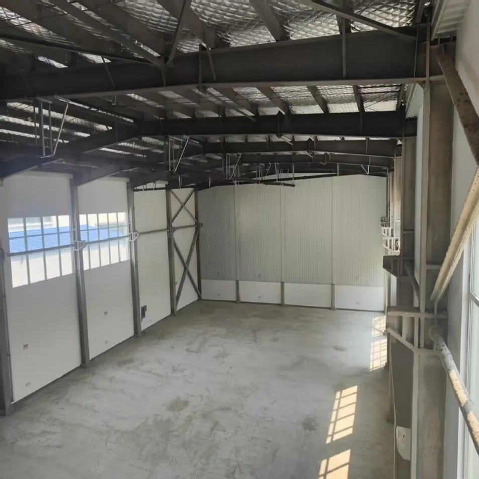 Durable Prefabricated Steel Building for Integrated Cattle Breeding and Agricultural Storage Facility