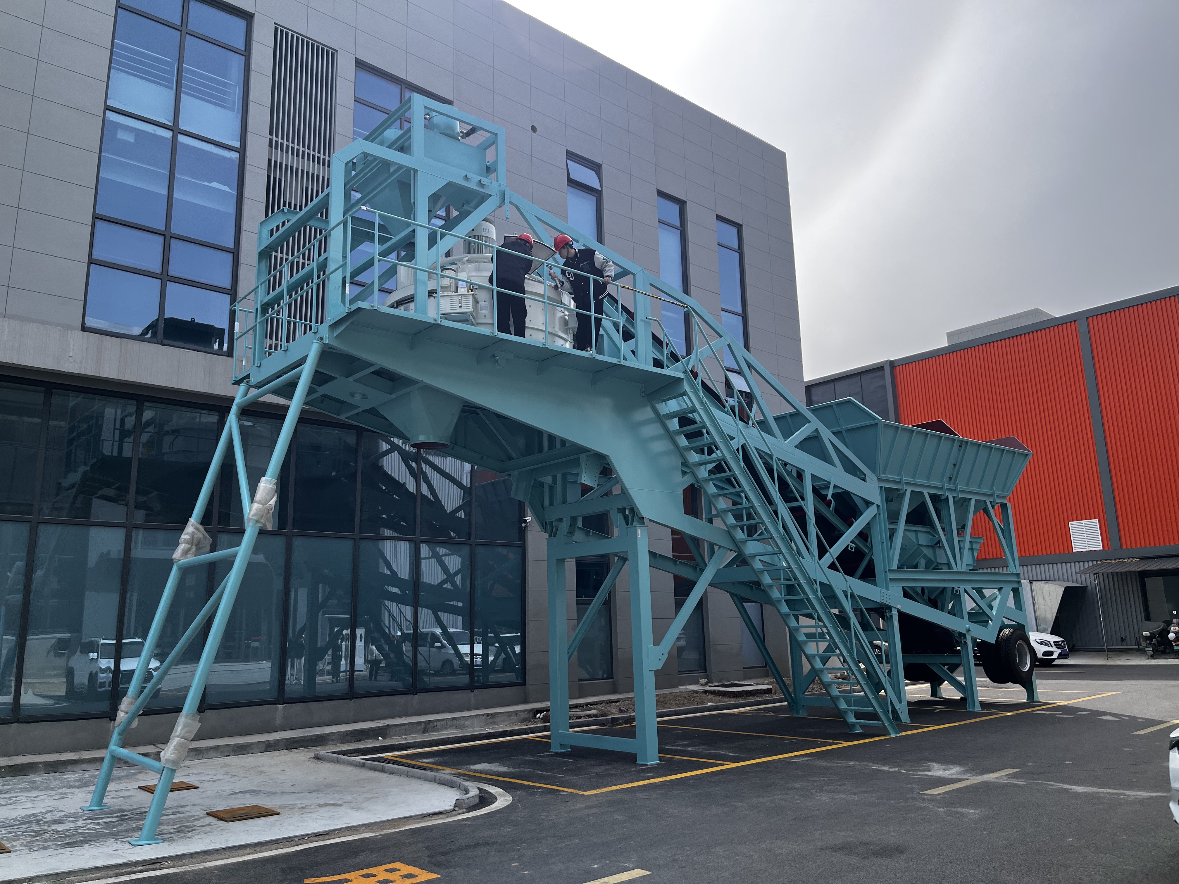 SDDOM YHZS50 50m3/h Fully Automatic Mobile Concrete Batching Plant Portable Cement Mixing Station For Construction Project