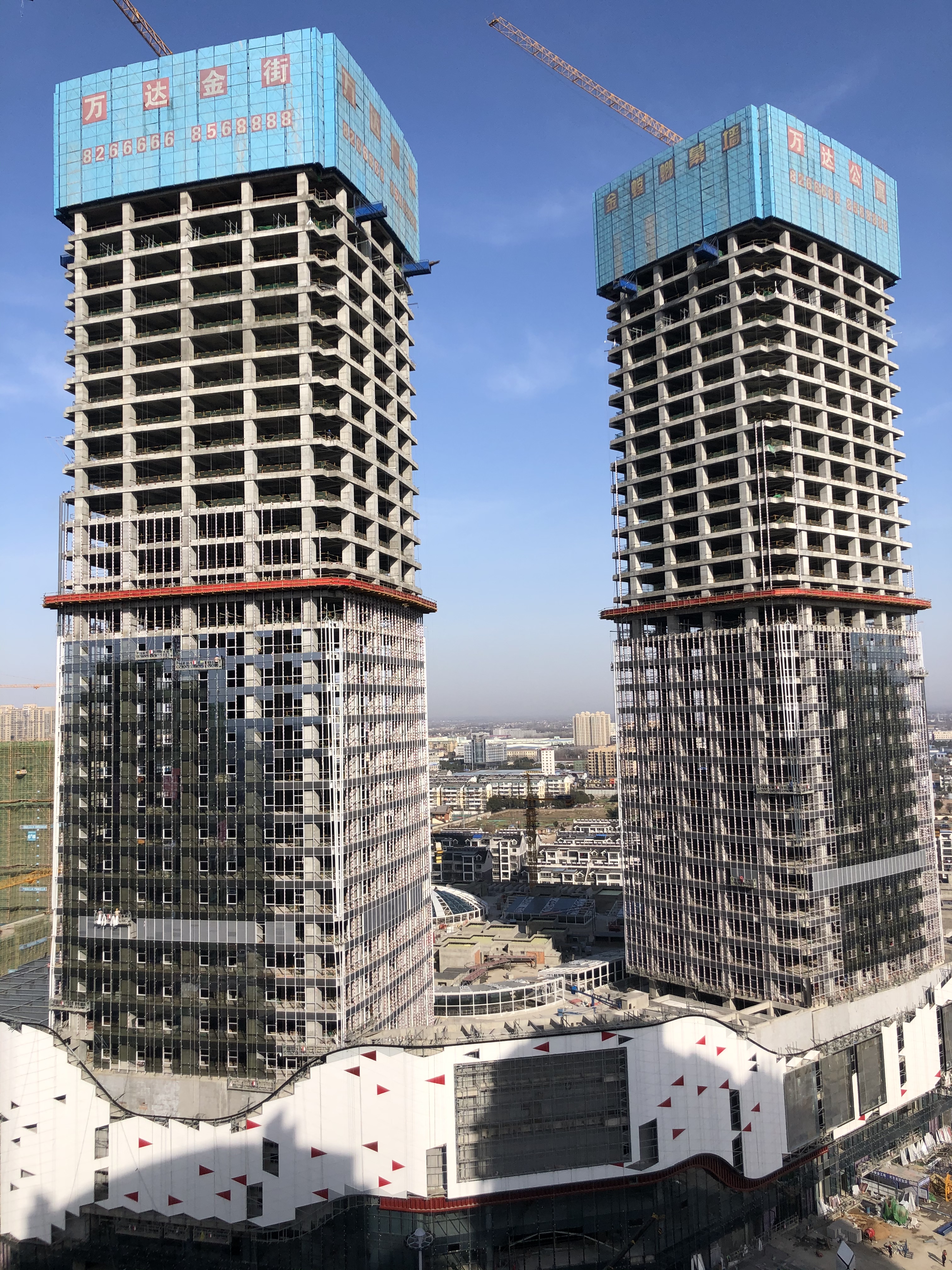 Commercial High-Rise Steel Structure Buildings Prefabricated Modern Design Office Retail Complex for Mall Supplied China
