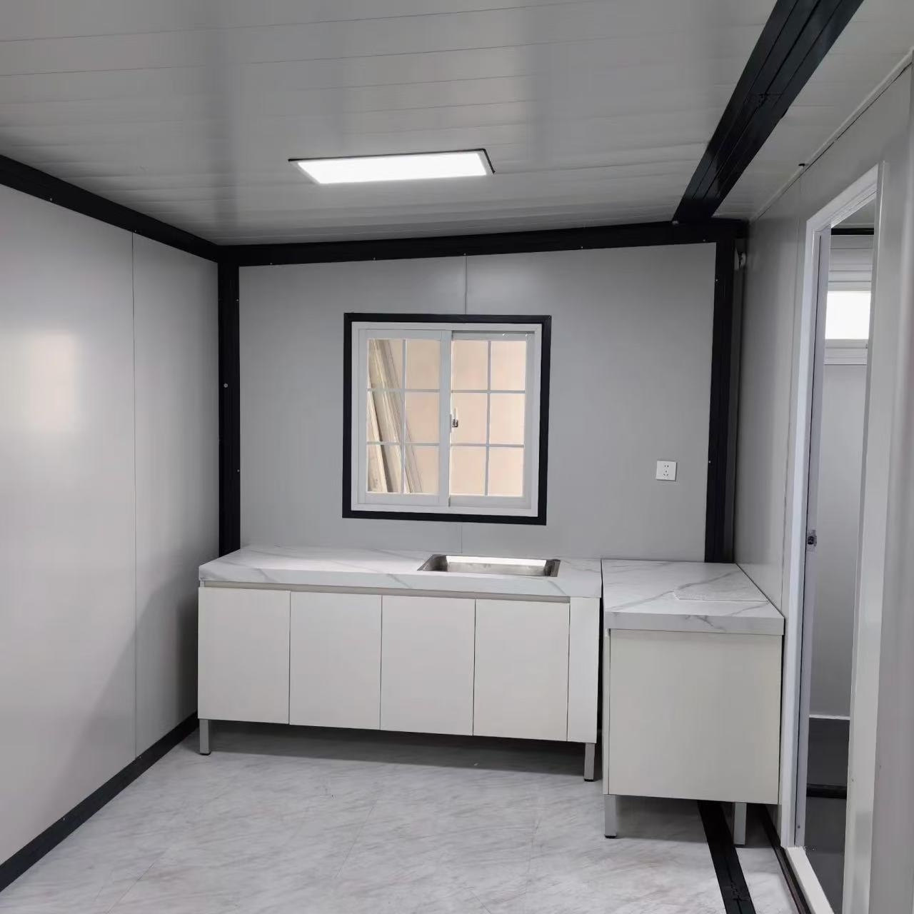 20FT 40FT China Designed Durable and Portable Prefabricated Modular House Economical and Practical Expandable Container House