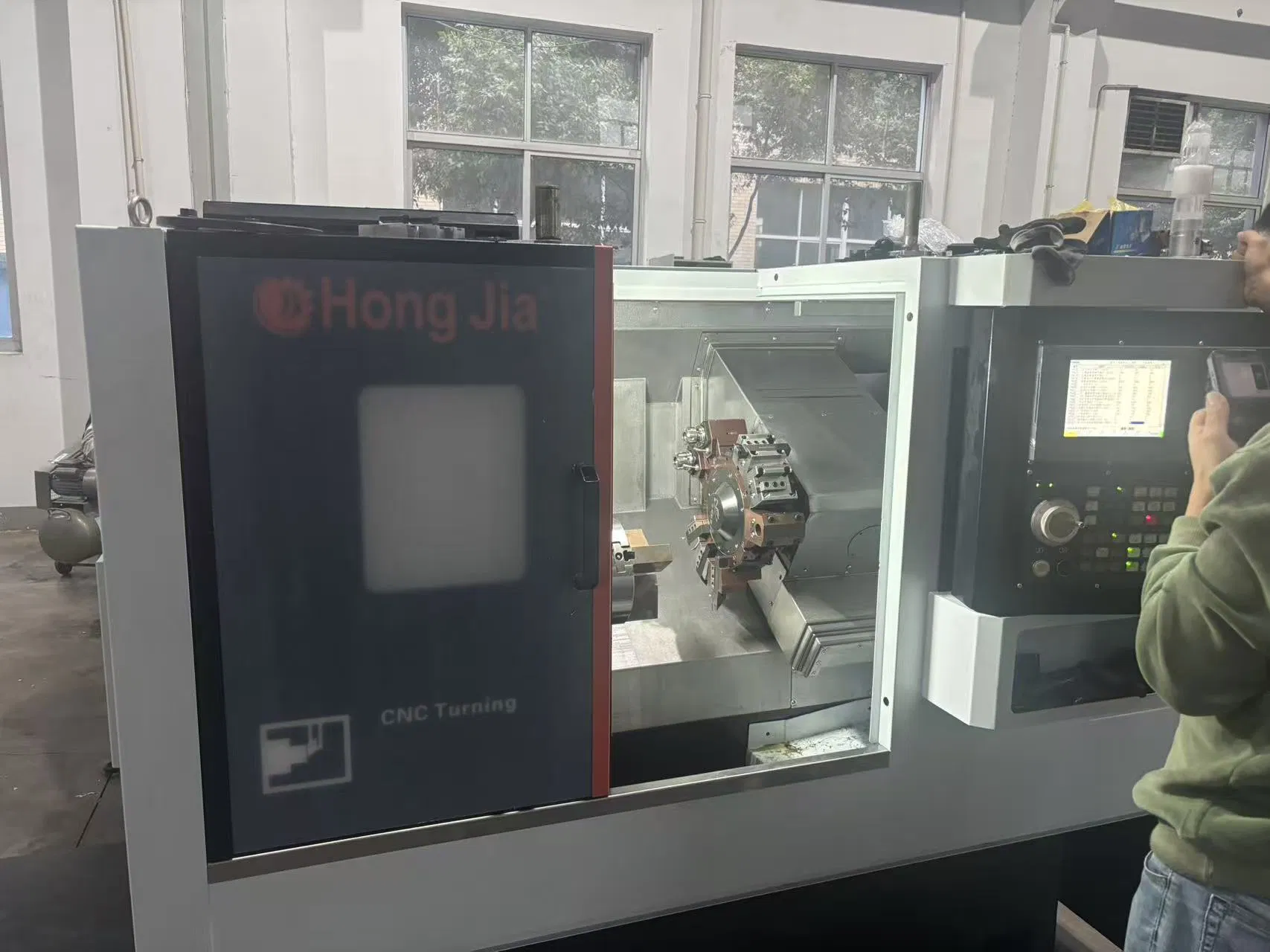 Tailored Metal Turning Solutions for Automotive and Manufacturing Industries