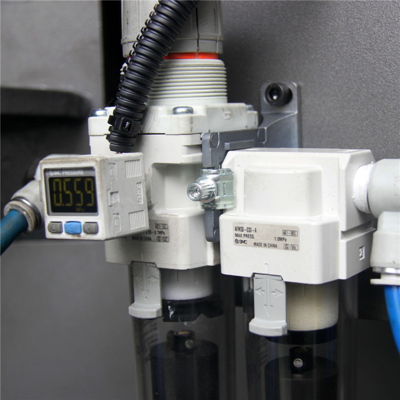 High Precision Super Speed CNC Vertical Machining Center Vmc800