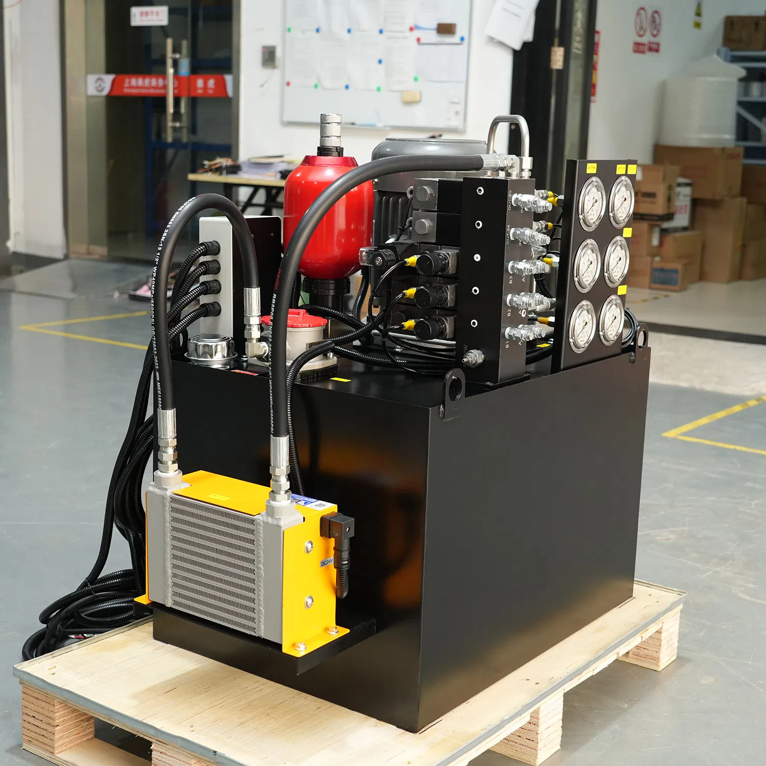 Efficient Customizable Hydraulic System for CNC Machining Tools