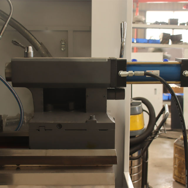 High Precision Automatic CNC Lathe Machine Ck6156 Compact CNC Lathe