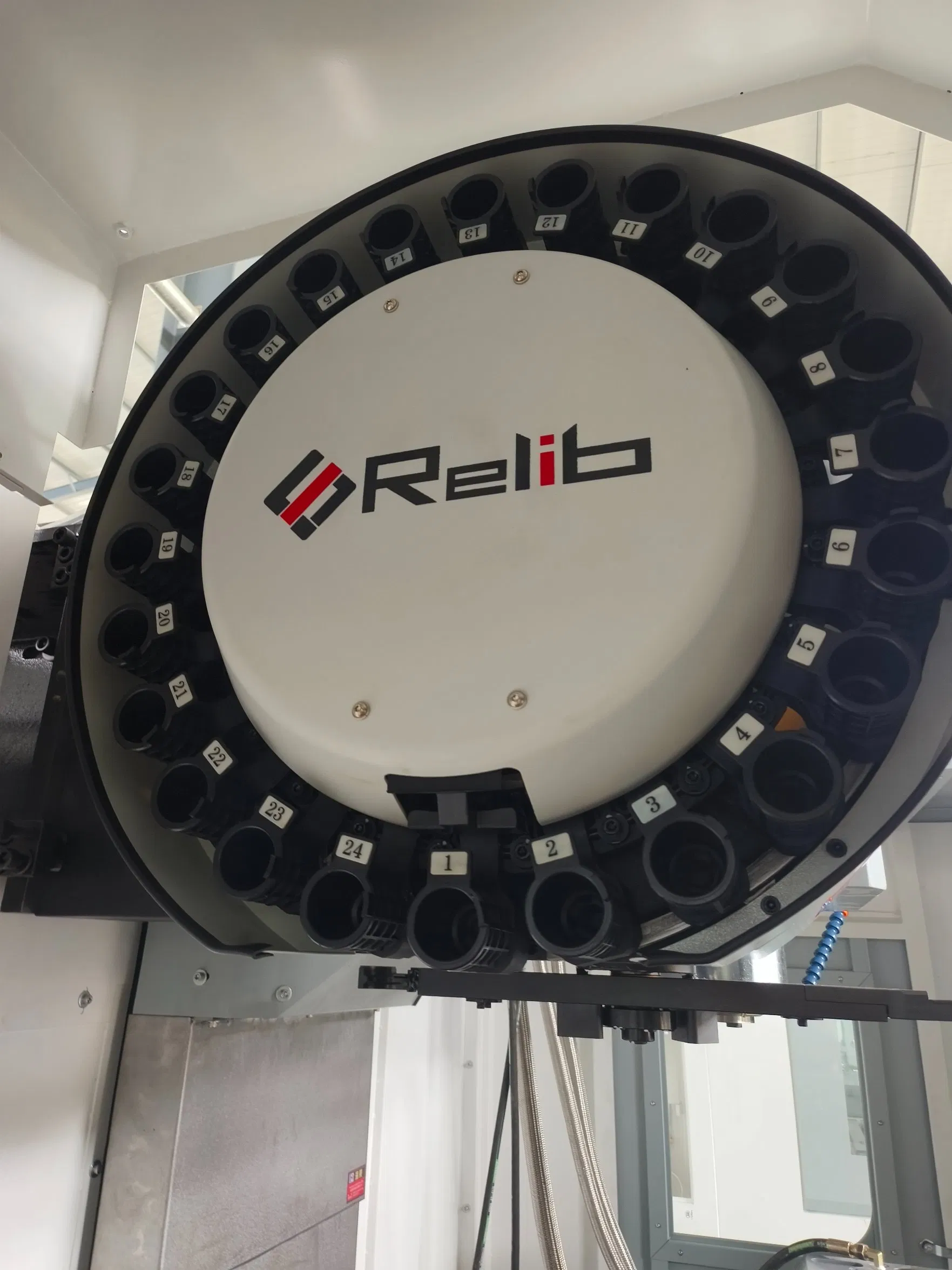 High Rigidity Robust Vmc850/Vmc855/Vmc1060/Vmc1160 CNC Milling Machine an Efficient High-Speed Vertical with 3 Axis/4 Axis CNC Machine Machining Center