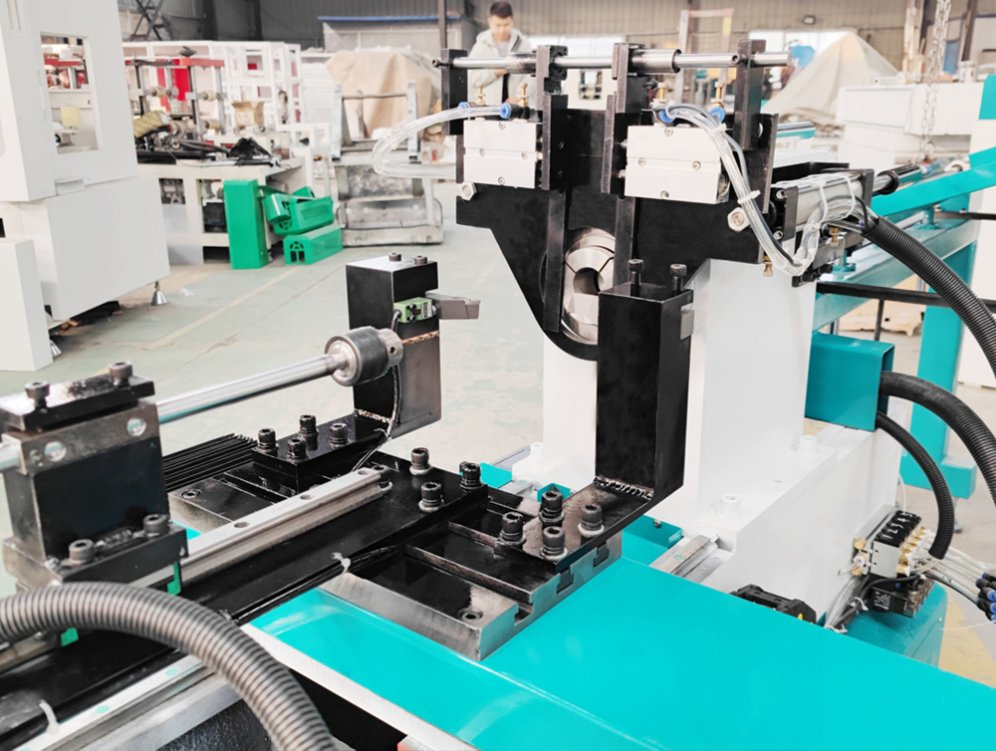 China Supplier Small Auto Feeding Turning CNC Wood Lathe