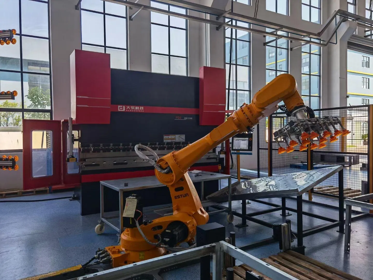 Dardontech-Top Quality Flexible Manufacturing Servo CNC Press Brake with Robot Automatic Bending Cell