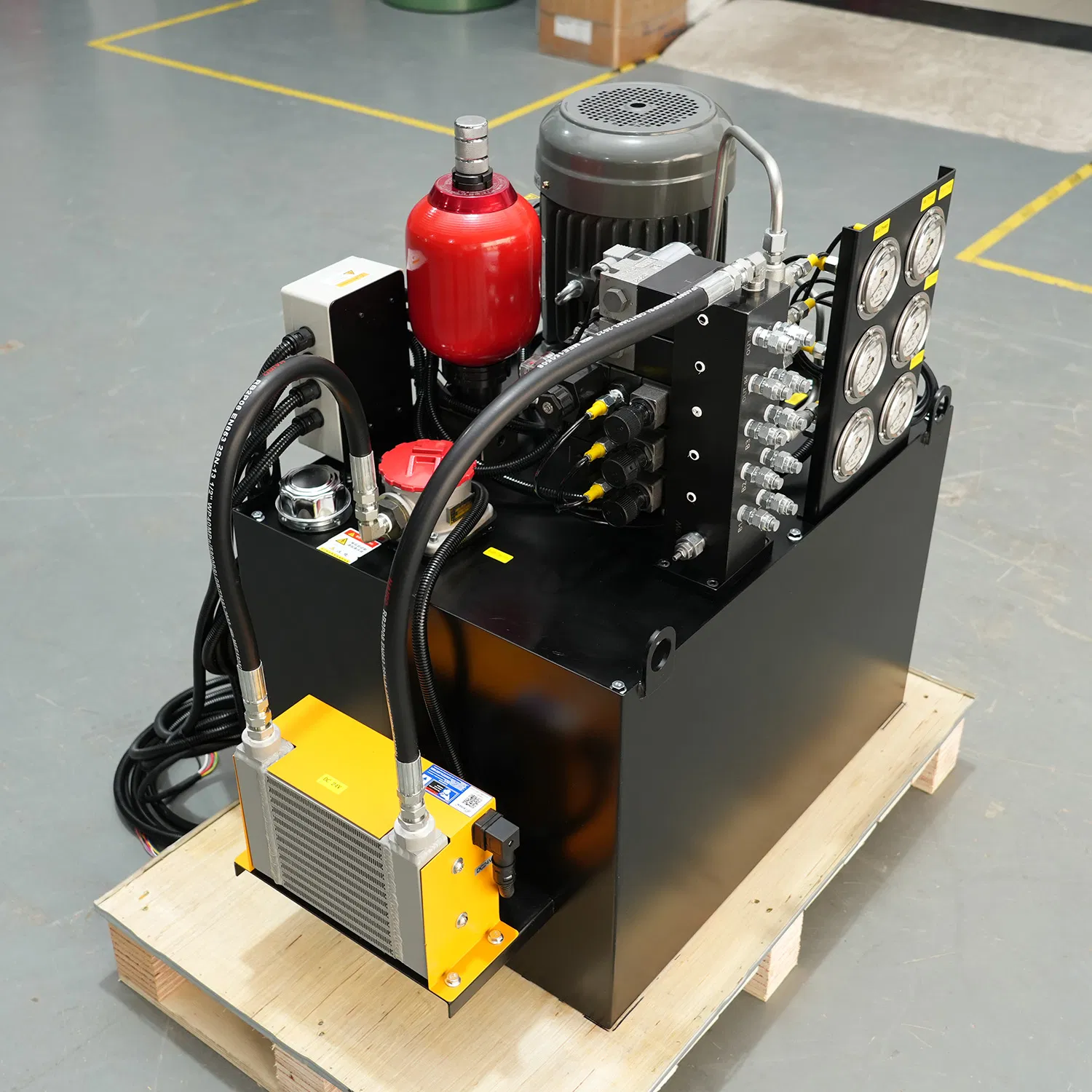 Efficient Customizable Hydraulic System for CNC Machining Tools