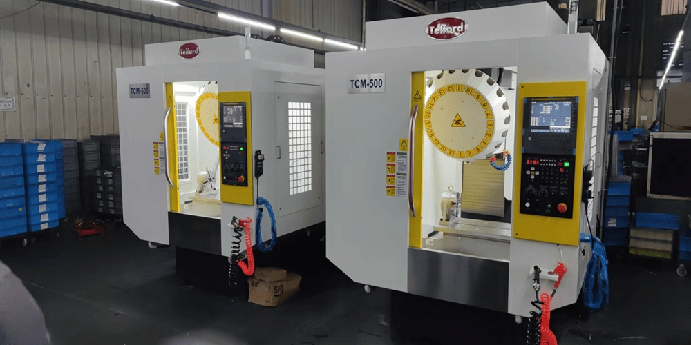 Vmc500 Vertical Machining Center for High-Speed Metal CNC Drilling &amp; Milling