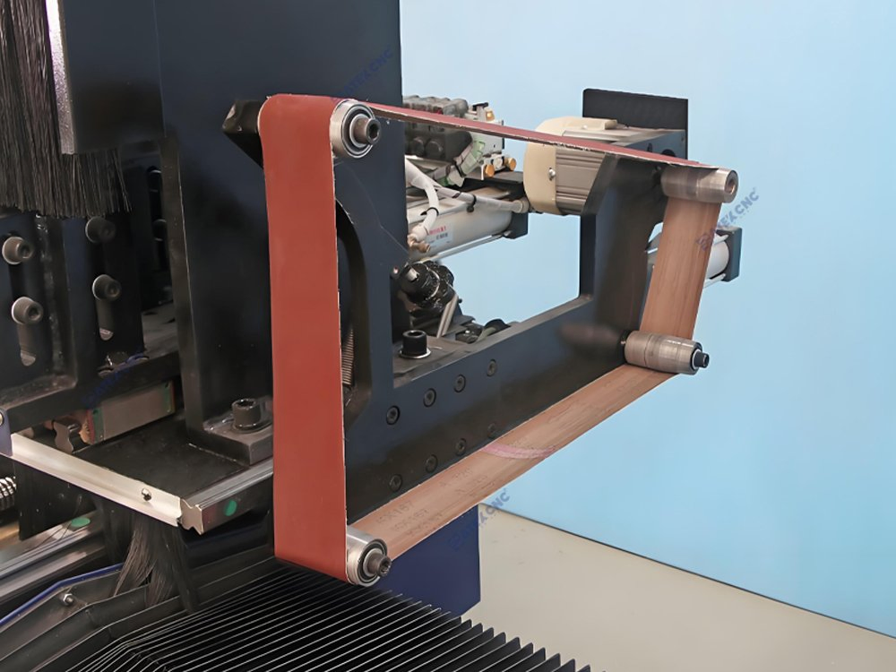 Easy Operating 7in1 Wood CNC Lathe Machine 5 Axis CNC Woodworking Machines with Automatic Feeding System for Sofa Armrests