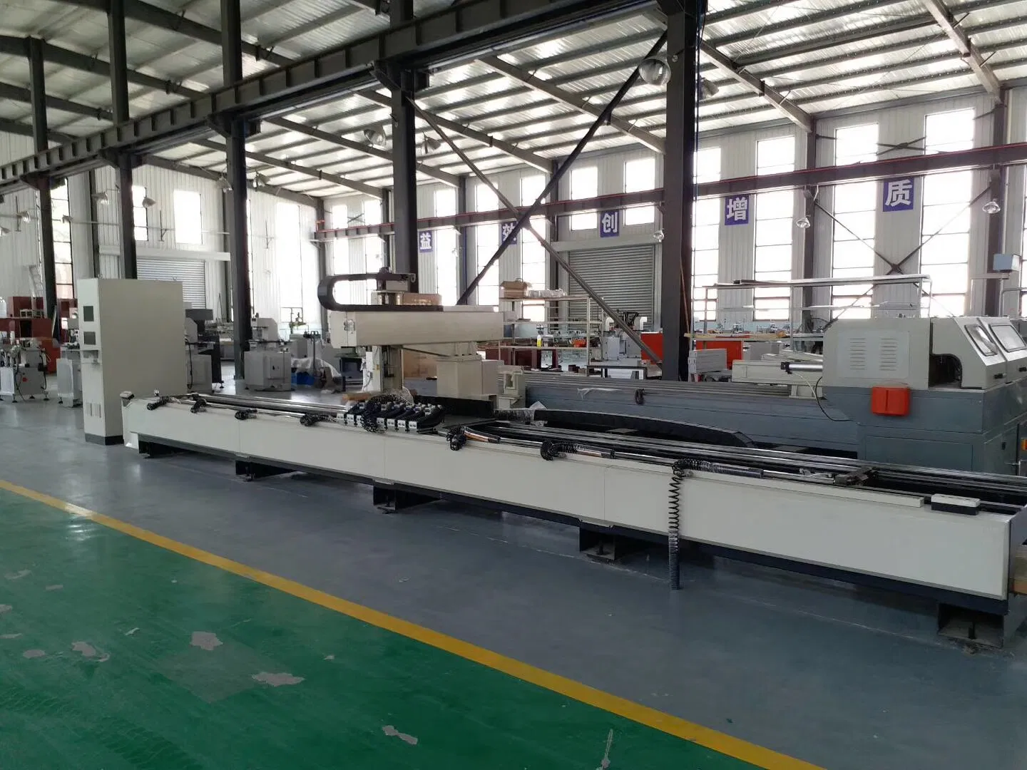 High Speed 4 Axis Aluminum Profiles Machining Center CNC Facade Machining Centre Doors and Windows Manufacturing Machine