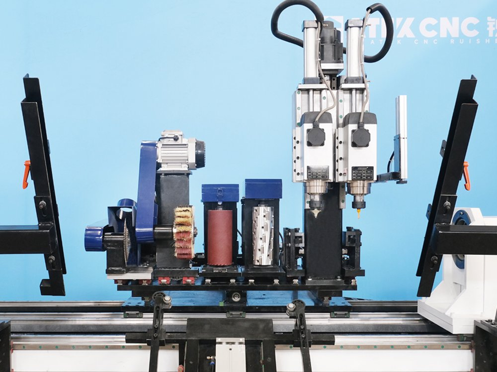 2025 Hot Selling Multi Functions Wood Working 1530 Automatic Chuck Turning Wood Lathe for Making Roman Columns