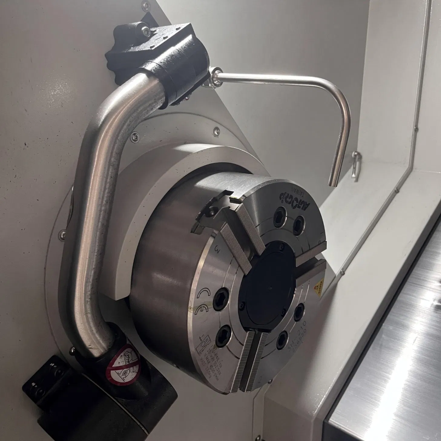 CNC Single Spindle Turning Center Sy1600m with Angular Contact Bearing Spindle