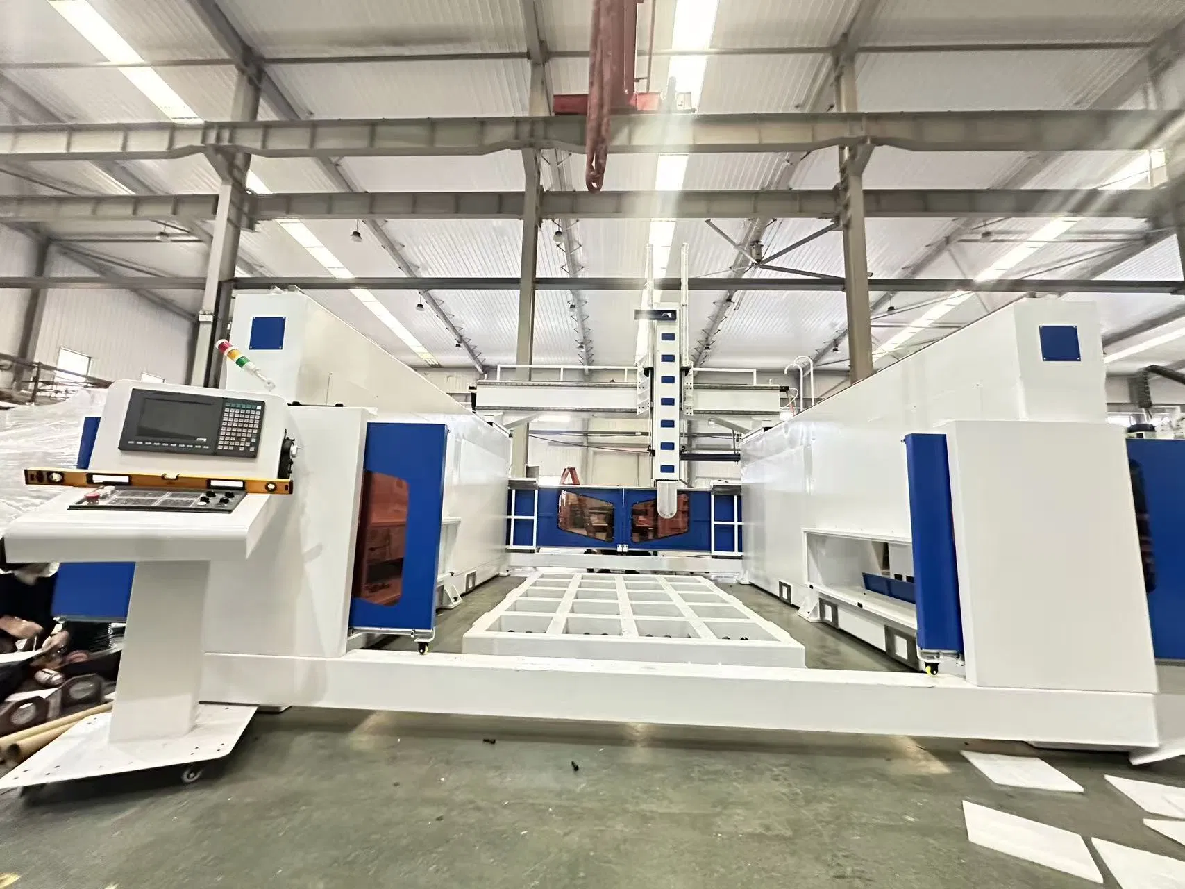 The New Wood Router Cutter 5 Axis Machining CNC Router Kitchen Cabinet Making Machine 5 Axis CNC Milling Machine