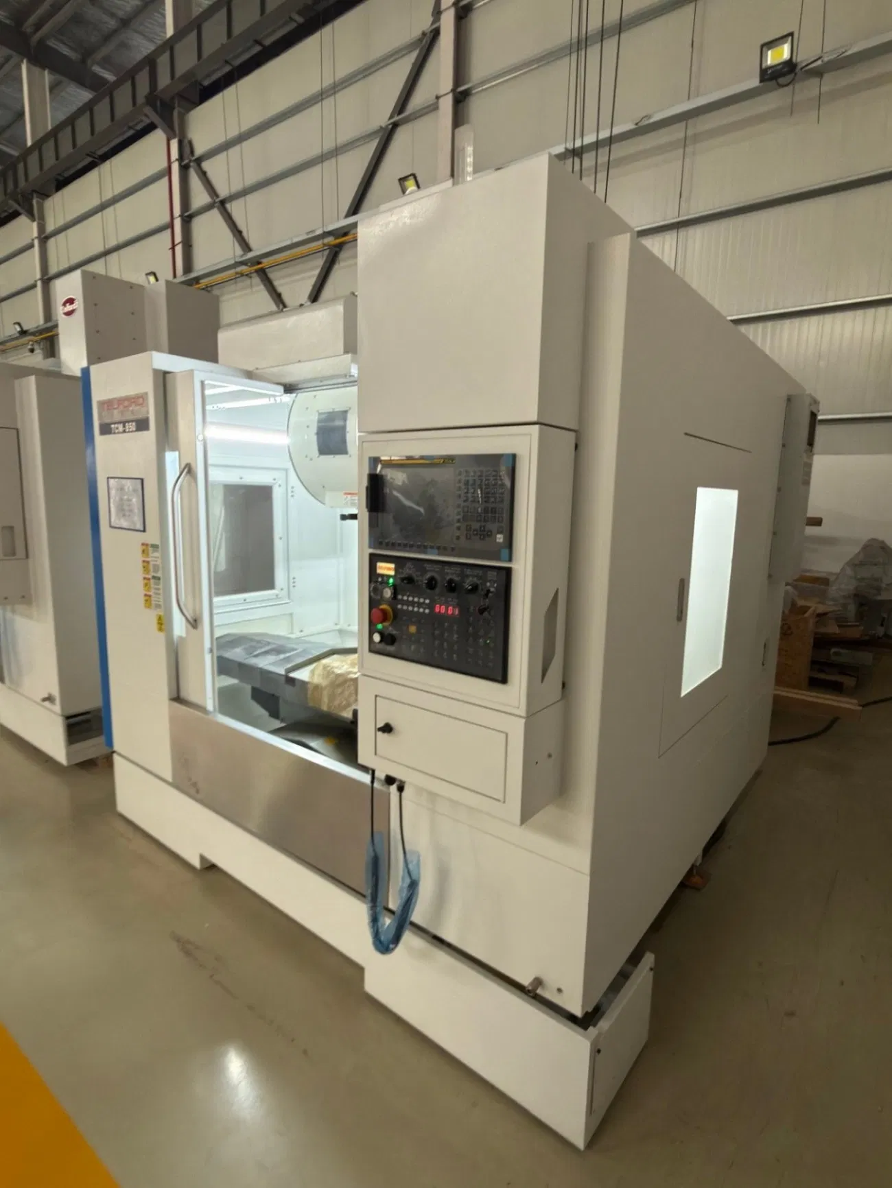 Multi-Axis Machine Tools Meticulous Value-Enhanced Vmc-850 CNC Machining Center