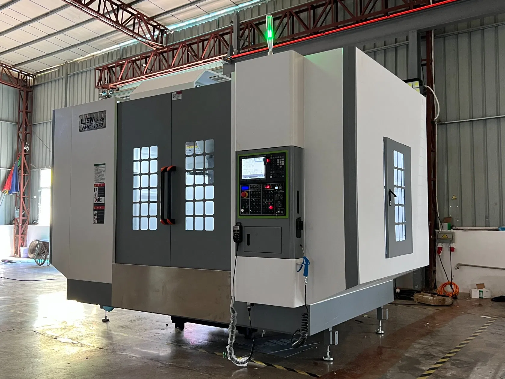 Vmc1580 Vertical 3 Axis CNC Machining Center Milling Machine Fanuc System