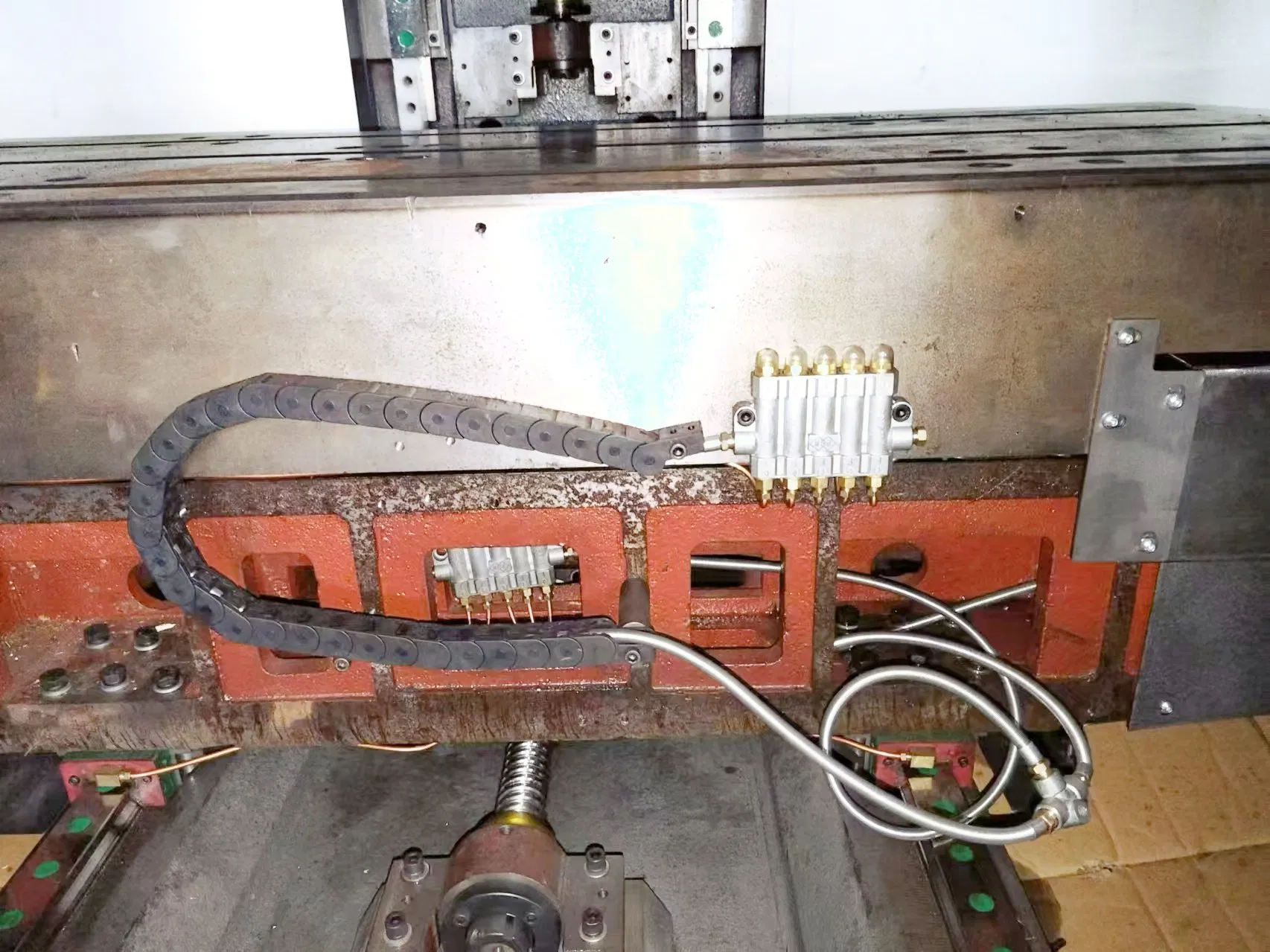 Jz-530-16 High-Precision Heavy CNC Milling Metal /Wood Cutting/Drilling/Router/Engraving/Turning Machine Center