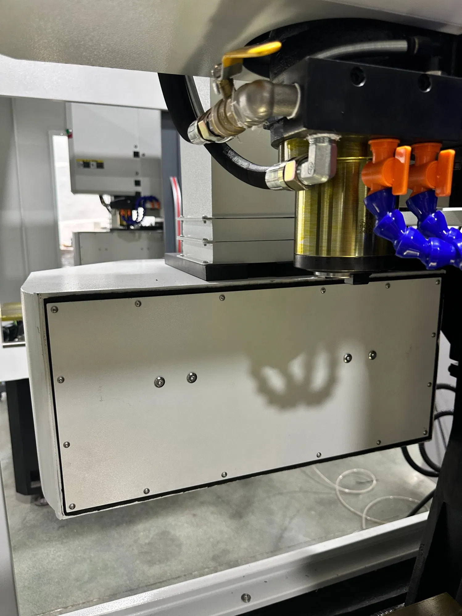 Cdk Easy to Maintain CNC Auto Multi-Axis Drilling and Tapping Machining Center for Various Processing Steps