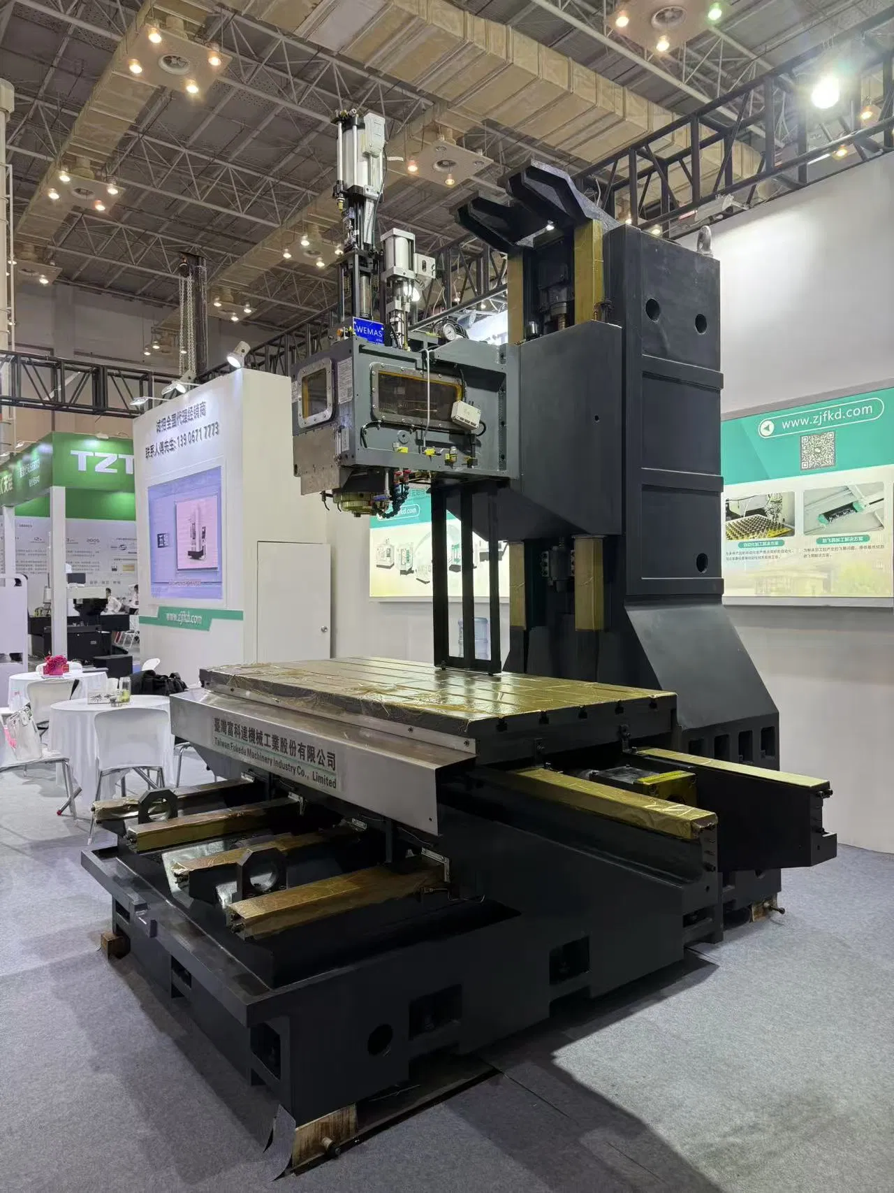 Professional CNC Machining Tools - High Precision Vertical Milling Center Systems