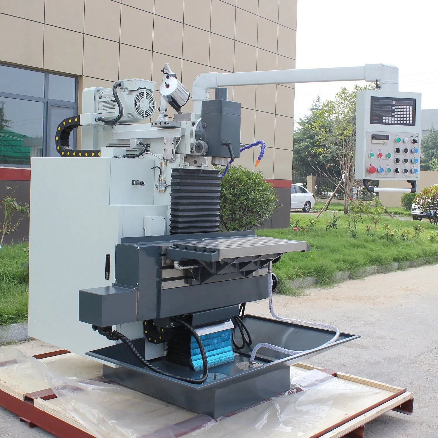 XL8145 High Precision Conventional Vertical Horizontal Universal Drilling Milling Machine